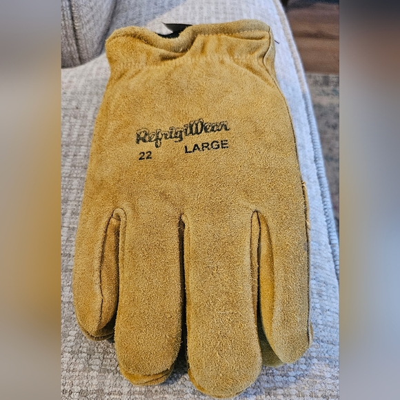 NWT'S - CLASSIC ALASKA - Tan RefrigiWear Industrial Gloves 22 - size Large - Picture 3 of 4
